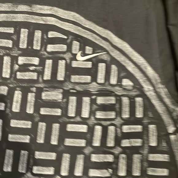 Stand Out Sustainably: Unique NYC Upcycled T-Shirt - Size M 100% cotton - Picture 2 of 3